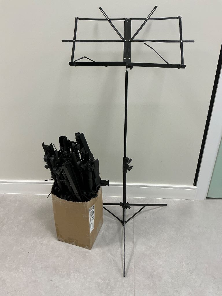 ESTANTE MÚSICA